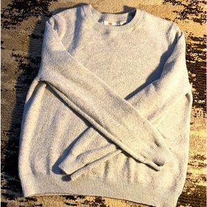 Levi’s grey hoodie